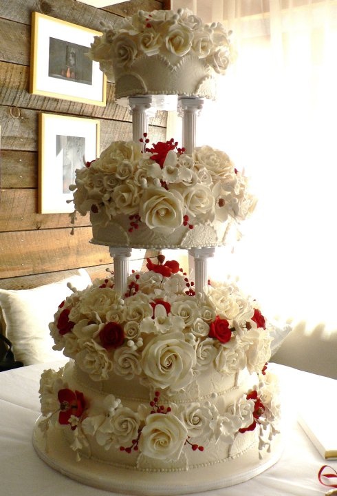 un beau gâteau de mariage